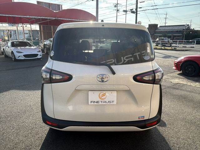 TOYOTA SIENTA 2016