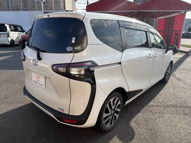 TOYOTA SIENTA 2016