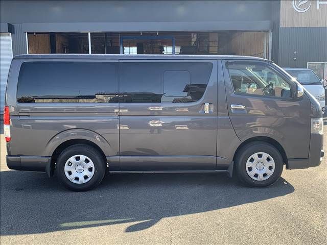 TOYOTA HIACE van 2WD 2018