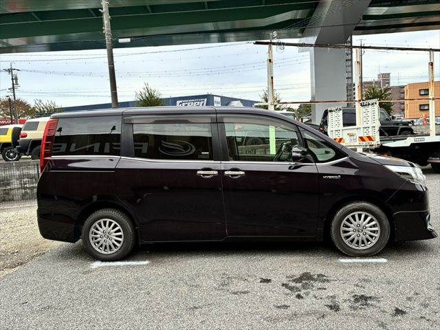 TOYOTA ESQUIRE HYBRID 2014