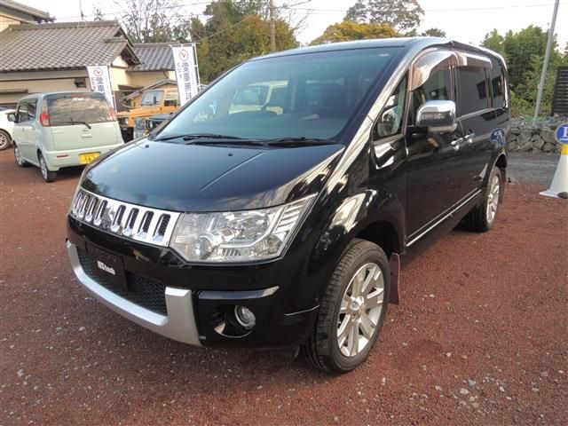 MITSUBISHI DELICA D:5 4WD 2011