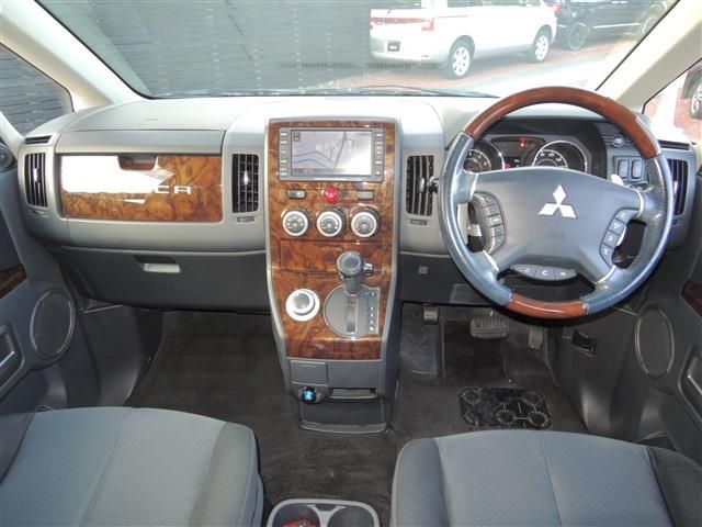 MITSUBISHI DELICA D:5 4WD 2011