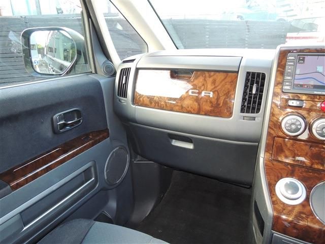 MITSUBISHI DELICA D:5 4WD 2011