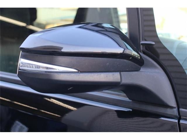 TOYOTA VOXY HYBRID 2017