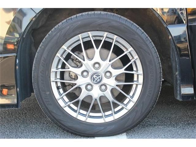 TOYOTA VOXY HYBRID 2017