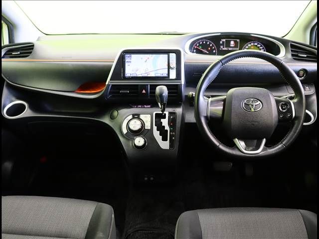 TOYOTA SIENTA 2019