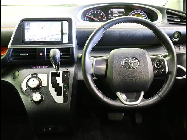 TOYOTA SIENTA 2019
