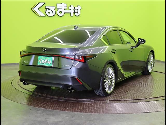 TOYOTA LEXUS IS300h 2022