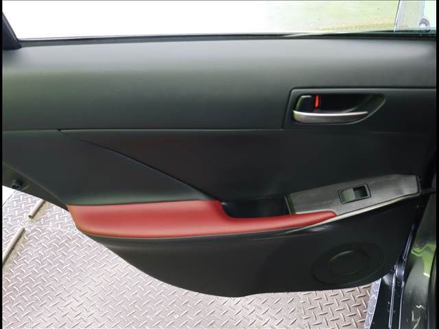 TOYOTA LEXUS IS300h 2022