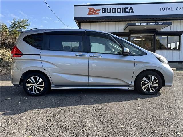 HONDA FREED HYBRID 2016