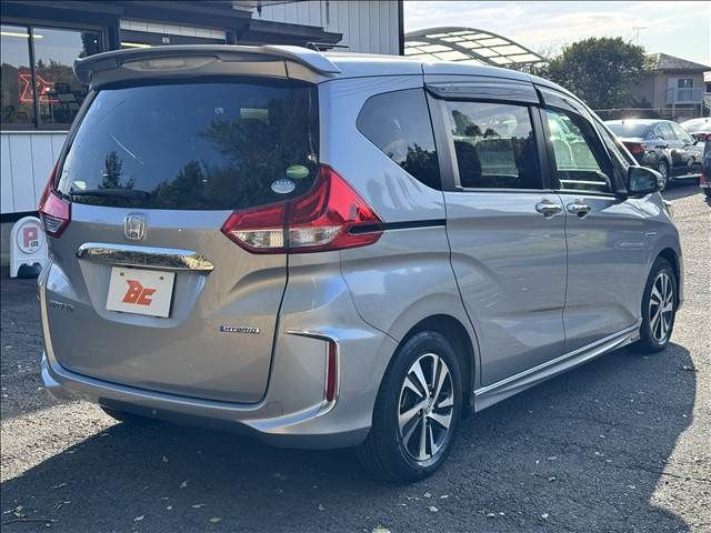 HONDA FREED HYBRID 2016