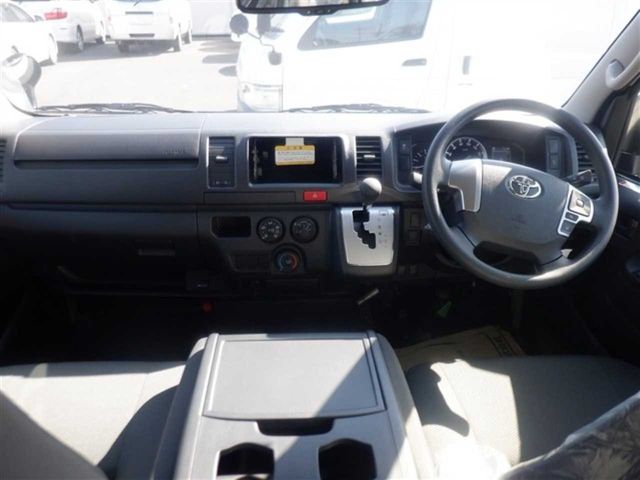 TOYOTA HIACE van 4WD 2025