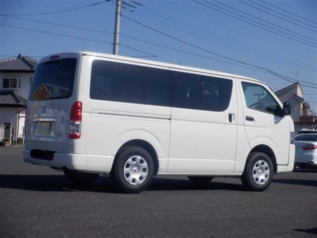 TOYOTA HIACE van 4WD 2025