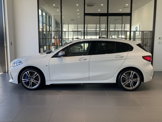 BMW BMW 1series 2024