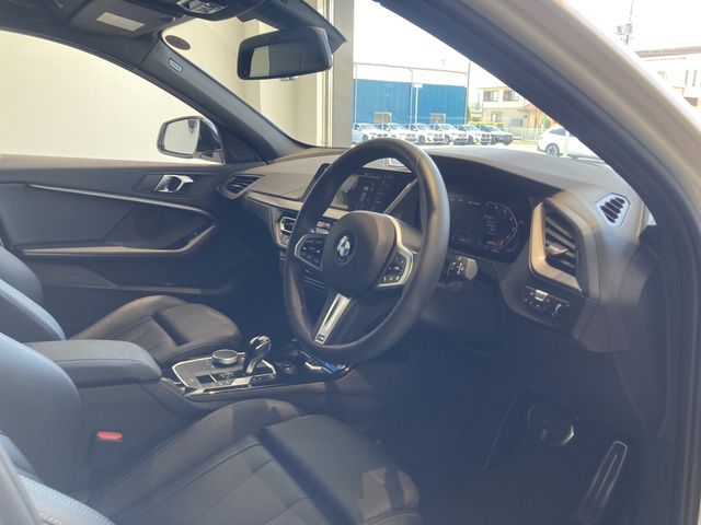 BMW BMW 1series 2024