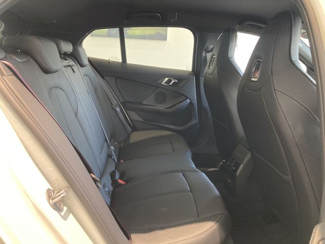 BMW BMW 1series 2024