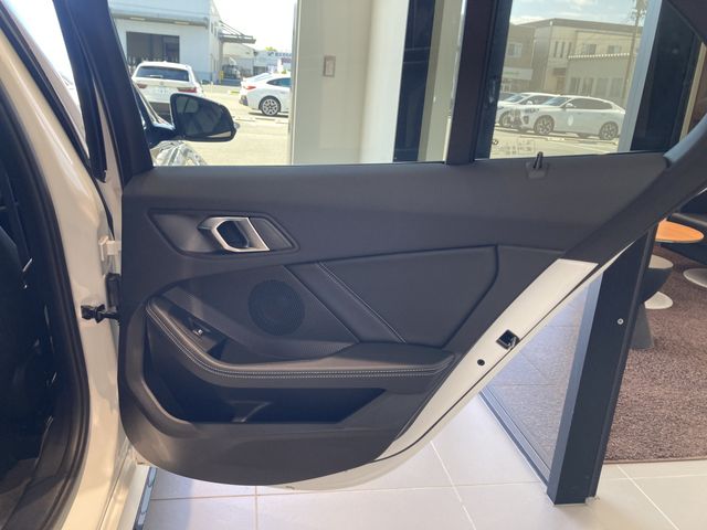 BMW BMW 1series 2024