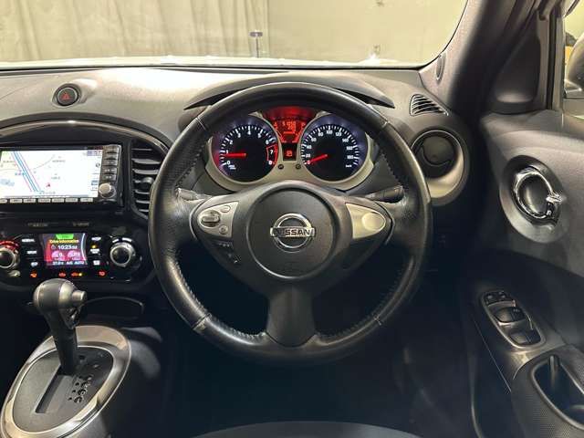 NISSAN JUKE 2012