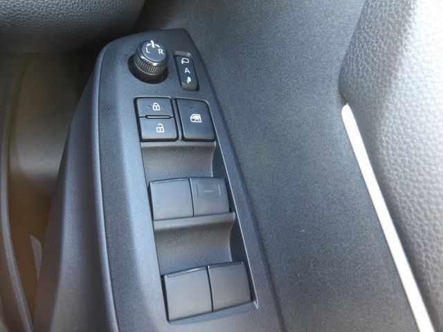 TOYOTA YARIS HYBRID 2023