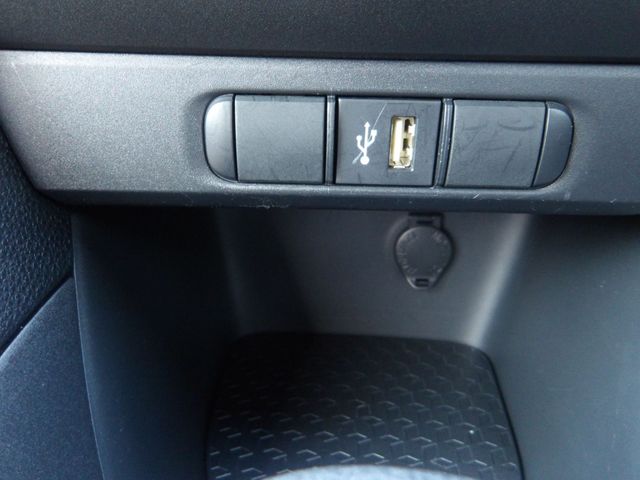 TOYOTA YARIS HYBRID 2023