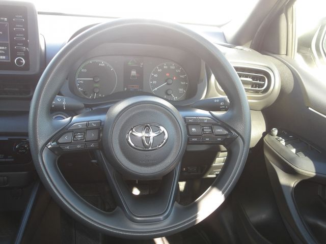 TOYOTA YARIS HYBRID 2023