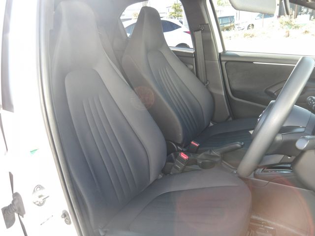 TOYOTA YARIS HYBRID 2023