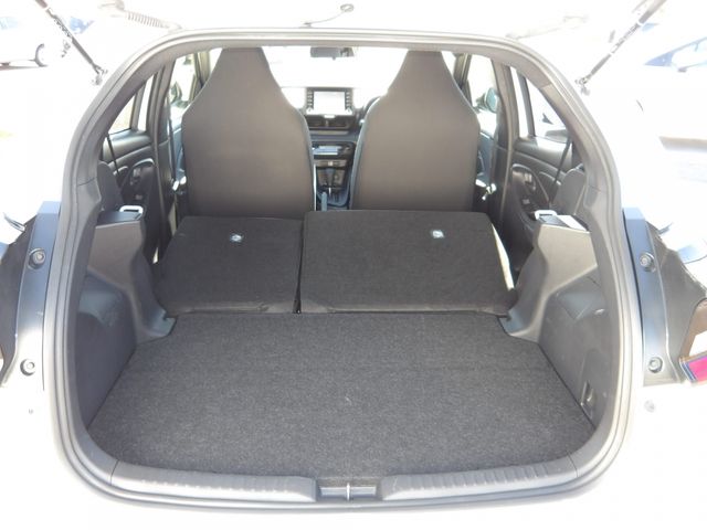 TOYOTA YARIS HYBRID 2023