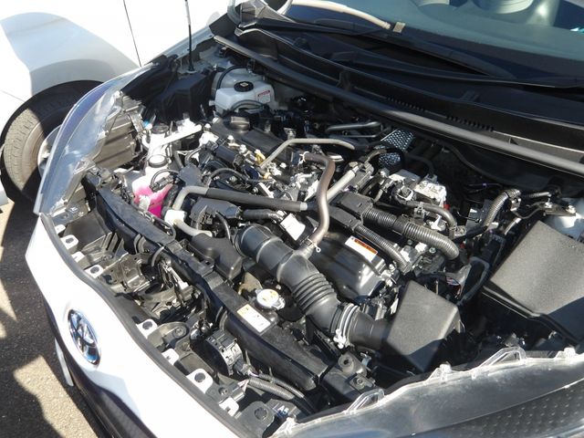 TOYOTA YARIS HYBRID 2023