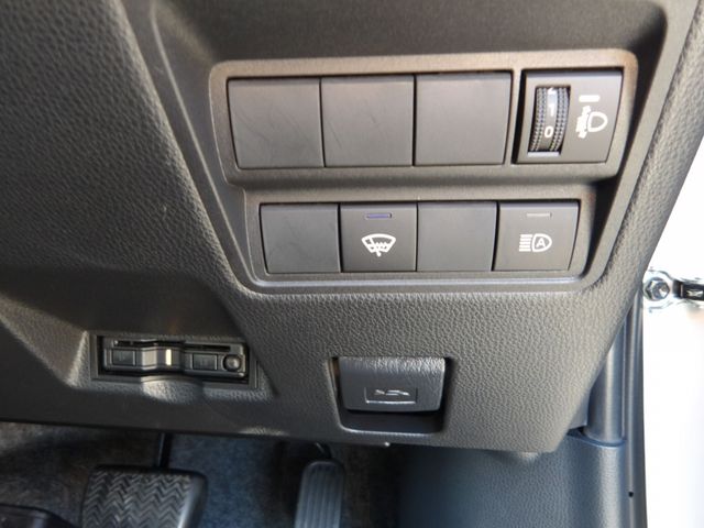 TOYOTA YARIS HYBRID 2023