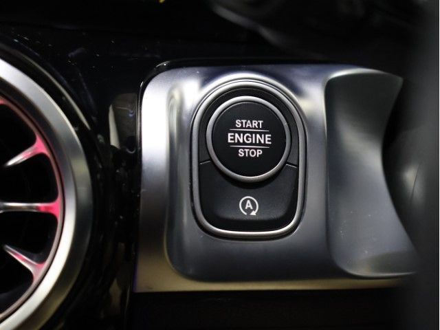 MERCEDES BENZ MERCEDES BENZ GLB 2023