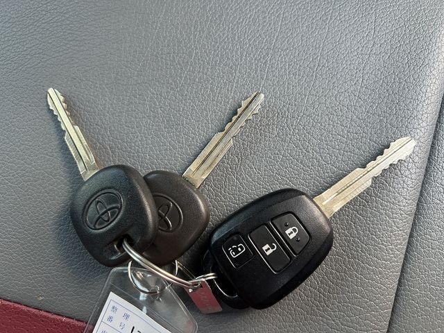 TOYOTA HIACE wagon 2012