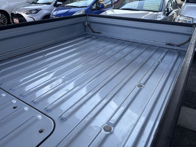 DAIHATSU HIJET truck 4WD 2001