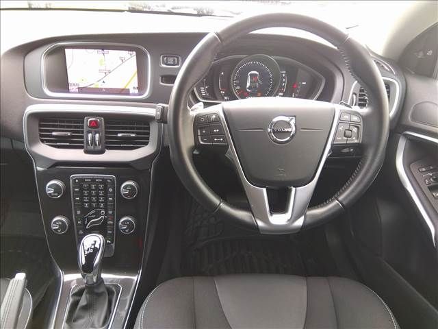 VOLVO VOLVO V40 2018