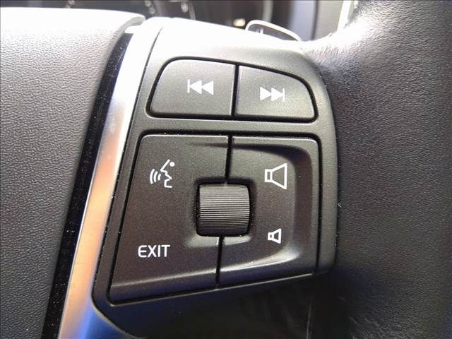 VOLVO VOLVO V40 2018