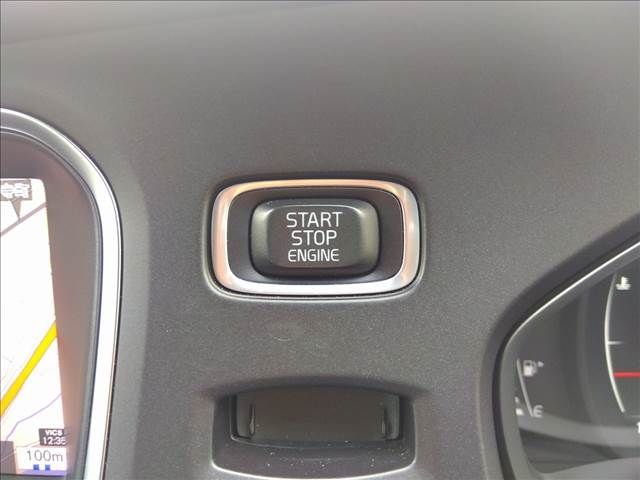 VOLVO VOLVO V40 2018