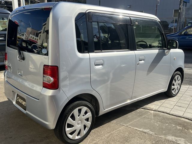 TOYOTA PIXIS SPACE 2012