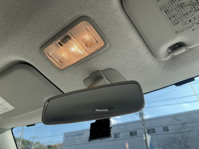 TOYOTA PIXIS SPACE 2012