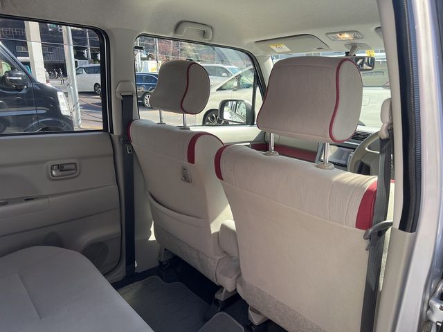 TOYOTA PIXIS SPACE 2012