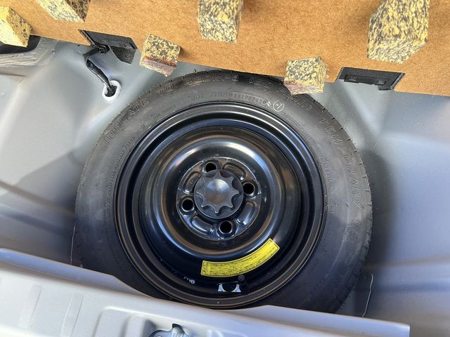 TOYOTA PIXIS SPACE 2012