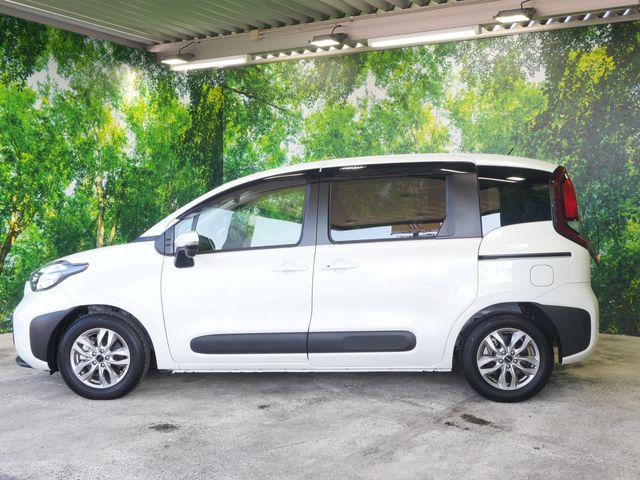 TOYOTA SIENTA 2022