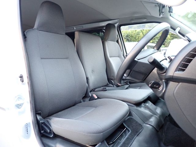 TOYOTA HIACE van 2WD 2019