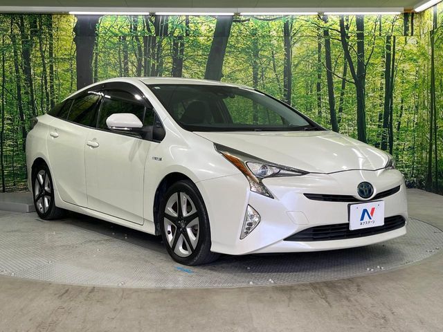 TOYOTA PRIUS 2017