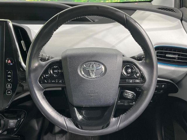 TOYOTA PRIUS 2021