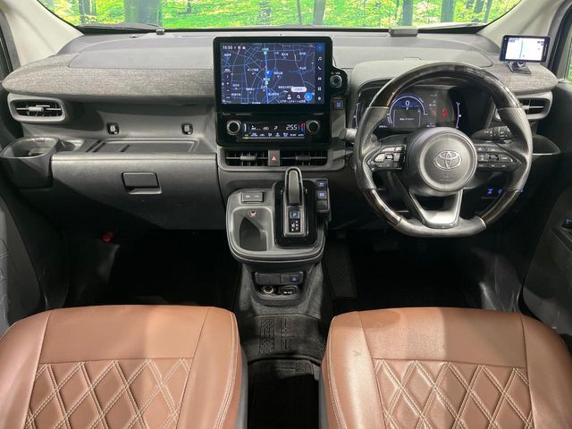 TOYOTA SIENTA HYBRID 2024