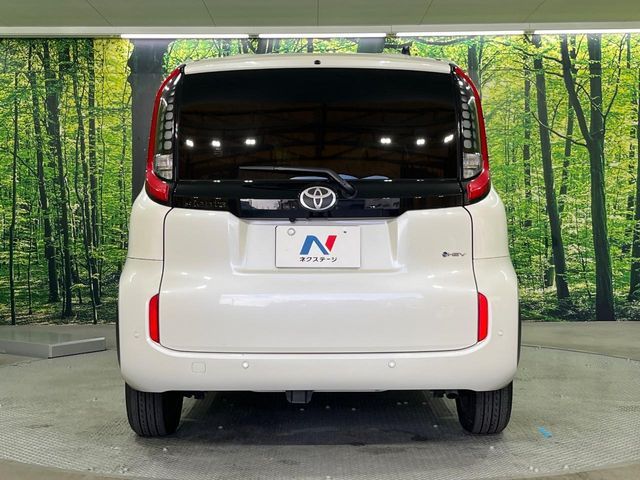 TOYOTA SIENTA HYBRID 2024