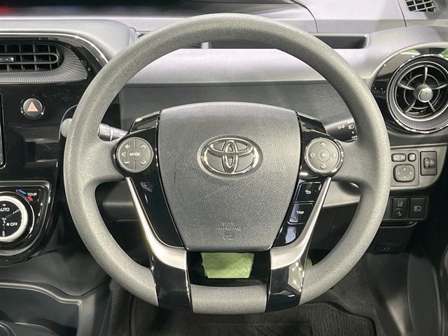 TOYOTA AQUA 2019