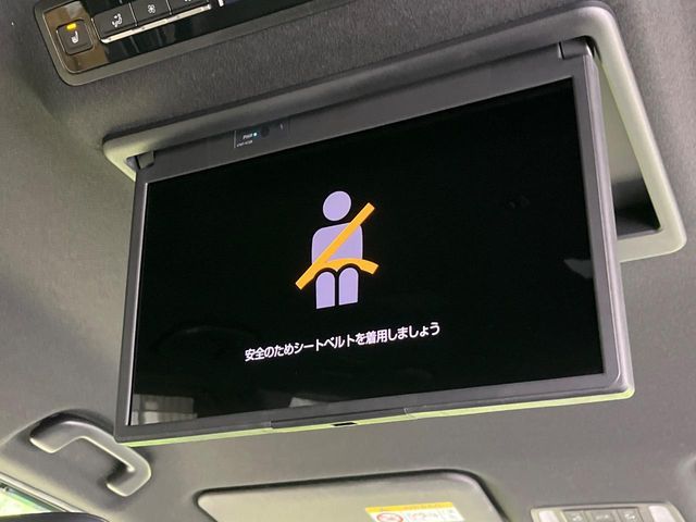 TOYOTA VOXY HYBRID 2022