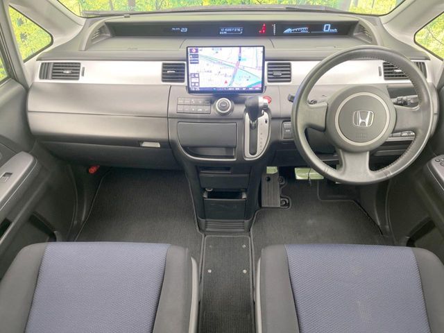 HONDA STEPWAGON SPADA 2009
