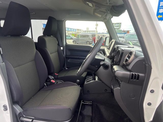 SUZUKI JIMNY NOMADE 2025