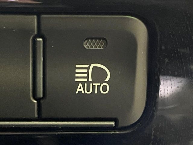 TOYOTA PRIUS 4WD 2019